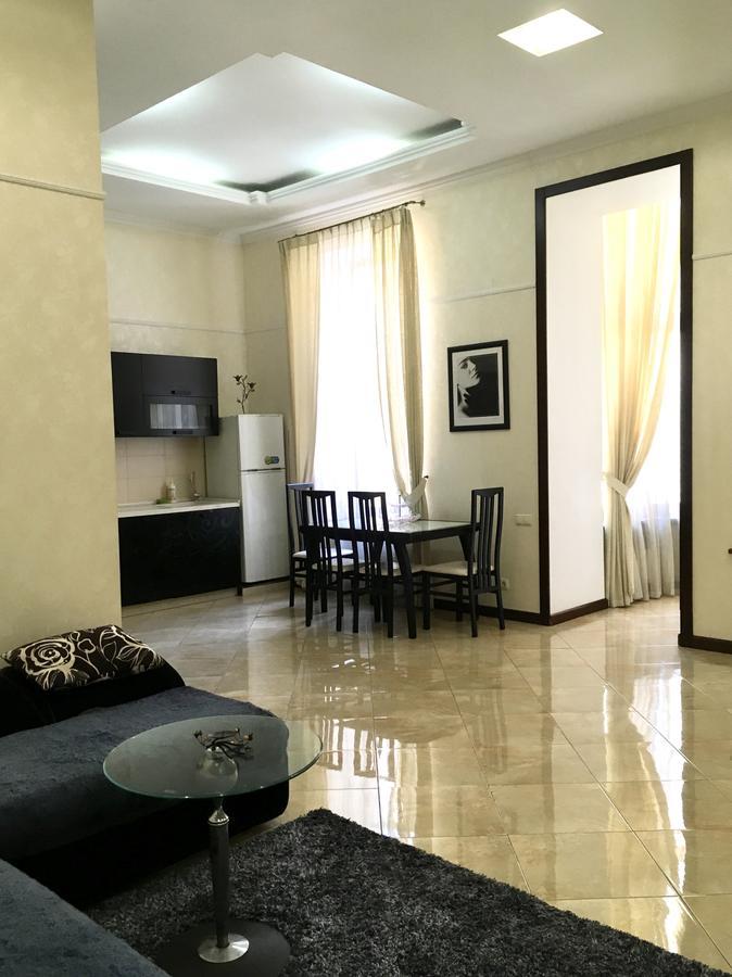 Downtown Prestige Apartment Odessa Luaran gambar